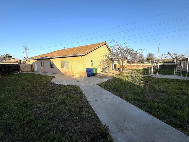 $445,000 | 3817 Dockery Avenue, Selma, CA 93662