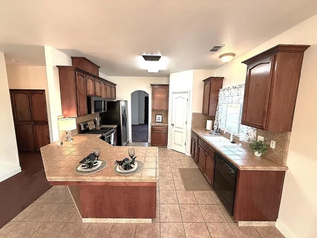 $445,000 | 3817 Dockery Avenue, Selma, CA 93662