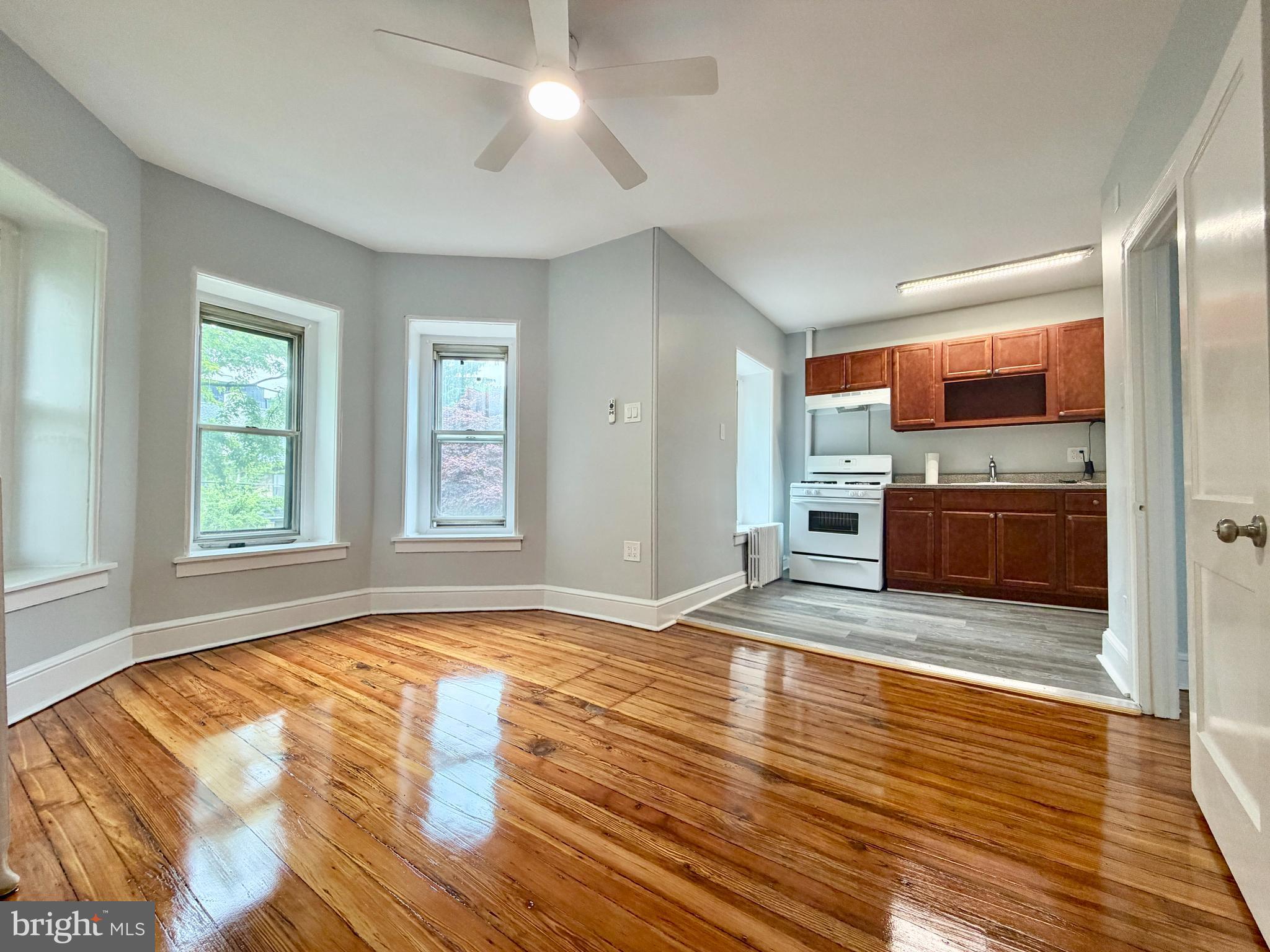 146 Sumac Street, Unit 3F Philadelphia, PA 19128 - Photo 2 of 9