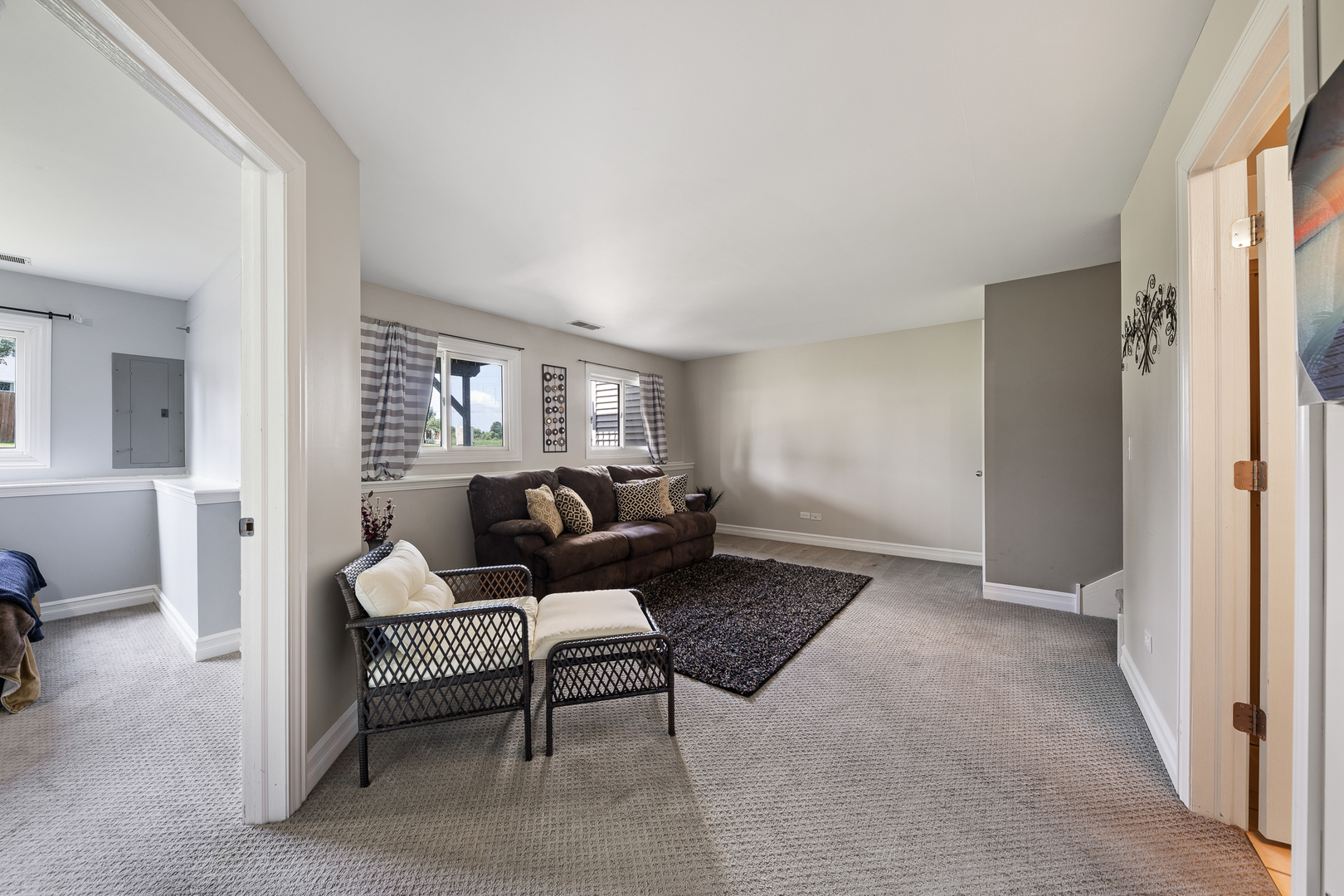 8331 Chestnut Court Frankfort, IL 60423 - Photo 11 of 15 a living room with furniture and a window