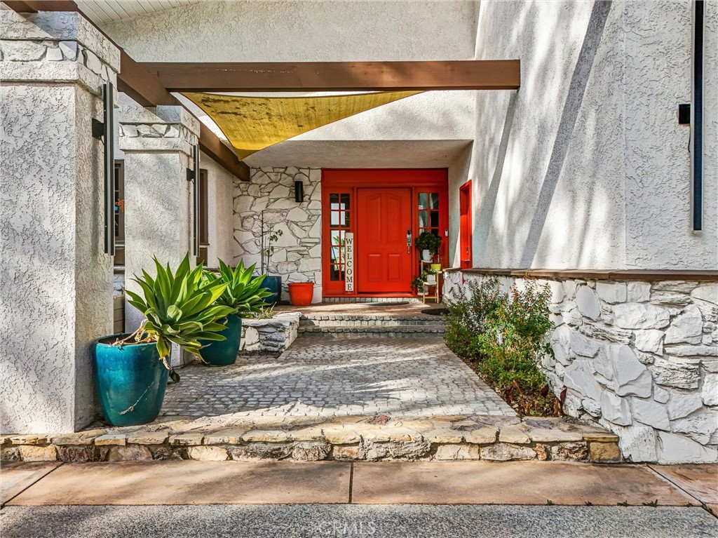 2120 Fairview Avenue Riverside, CA 92506 - Photo 2 of 49