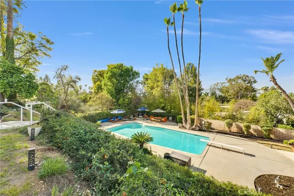 a view of a tennis court