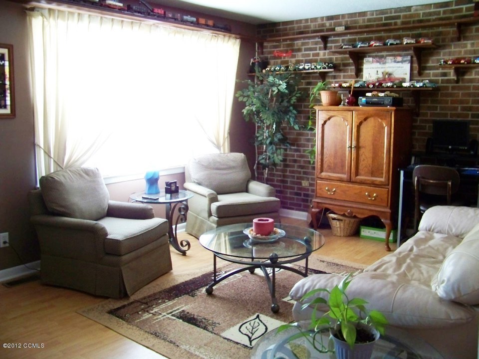216 Pine Dale Road Havelock, NC 28532 - Photo 2 of 23 Living Room