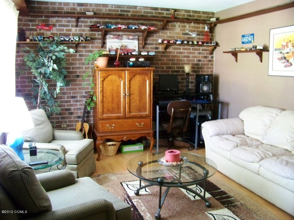 216 Pine Dale Road Havelock, NC 28532 - Photo 3 of 23 Living Room