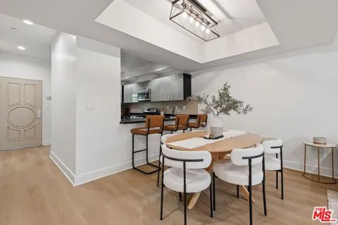 $1,099,000 | 1744 Granville Avenue, Unit 105, Los Angeles, CA 90025