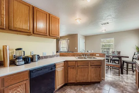 $285,000 | 135 Petirrojo Court, Del Valle, TX 78617