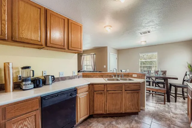 $285,000 | 135 Petirrojo Court, Del Valle, TX 78617