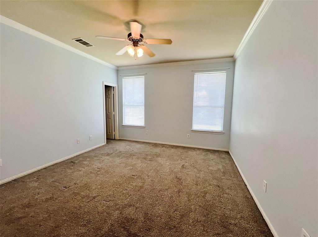 552 Kerry Street Crowley, TX 76036 - Photo 13 of 27
