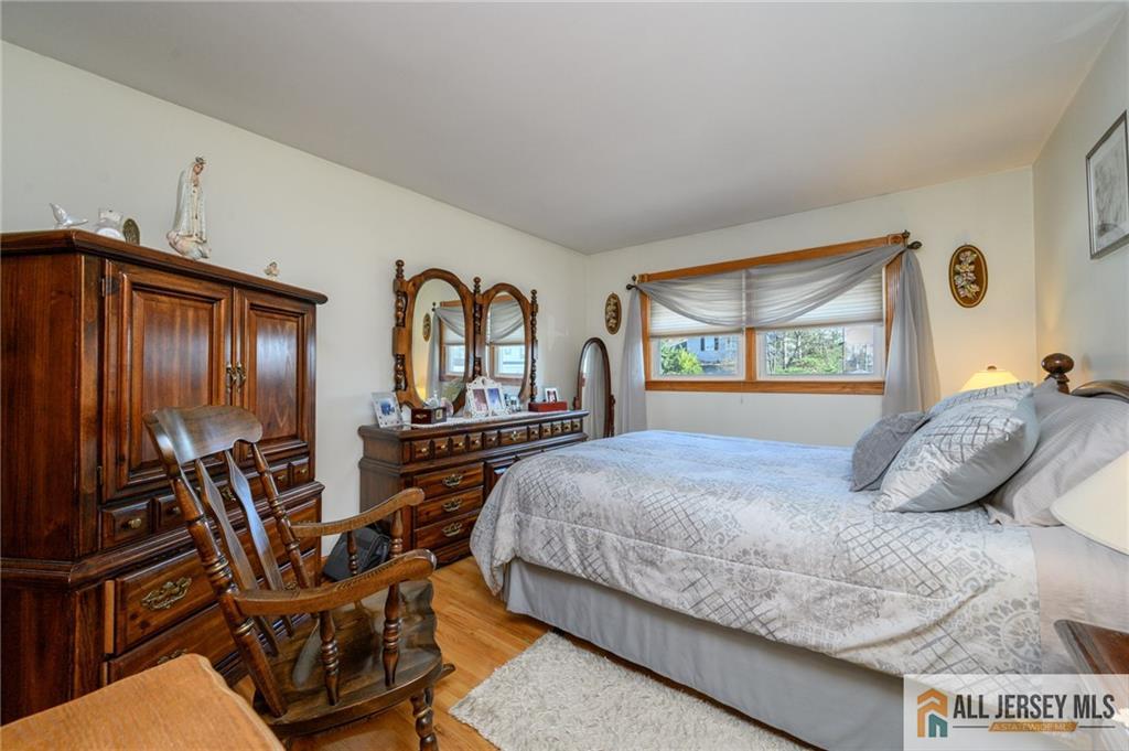 124 Inwood Avenue Colonia, NJ 07067 - Photo 16 of 36