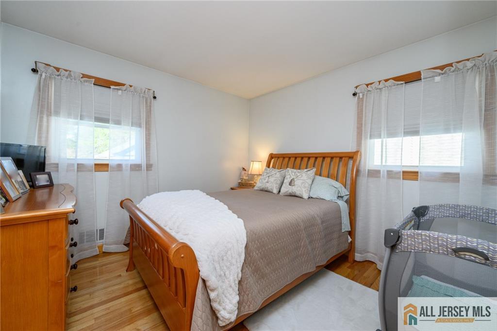 124 Inwood Avenue Colonia, NJ 07067 - Photo 19 of 36