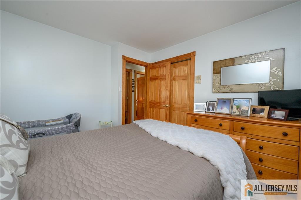124 Inwood Avenue Colonia, NJ 07067 - Photo 21 of 36