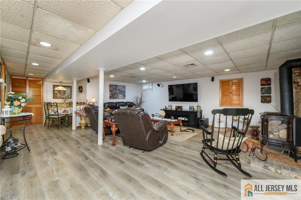 124 Inwood Avenue Colonia, NJ 07067 - Photo 27 of 36