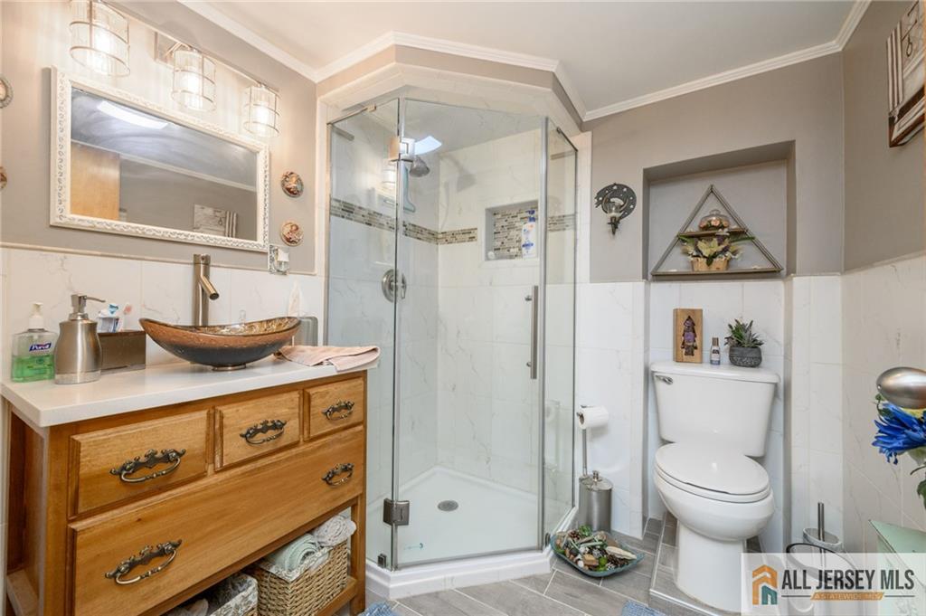 124 Inwood Avenue Colonia, NJ 07067 - Photo 29 of 36