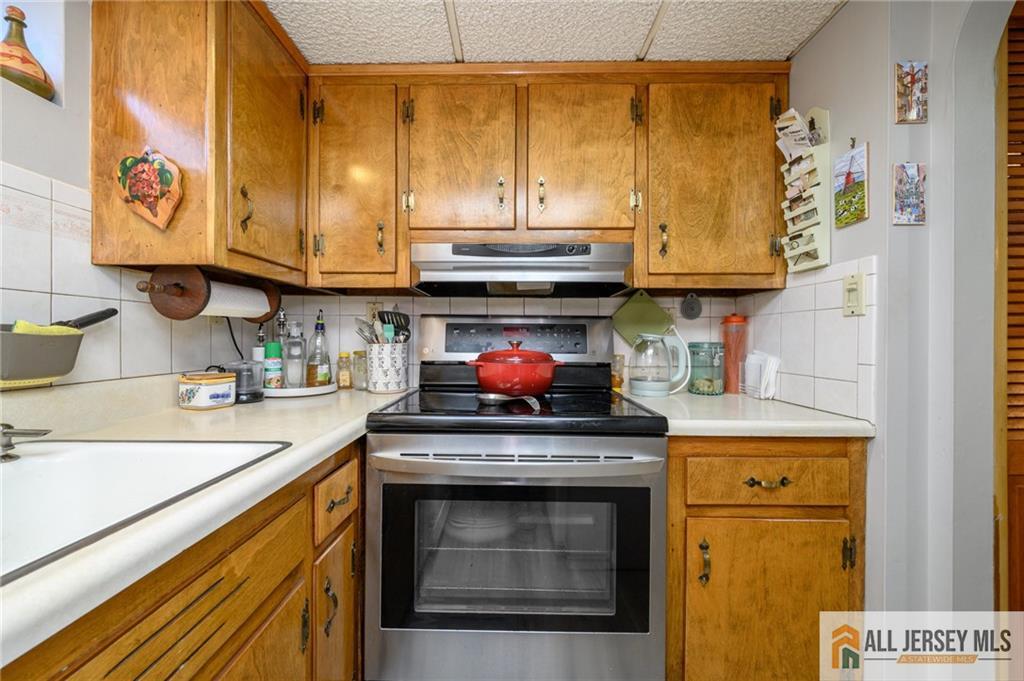 124 Inwood Avenue Colonia, NJ 07067 - Photo 30 of 36