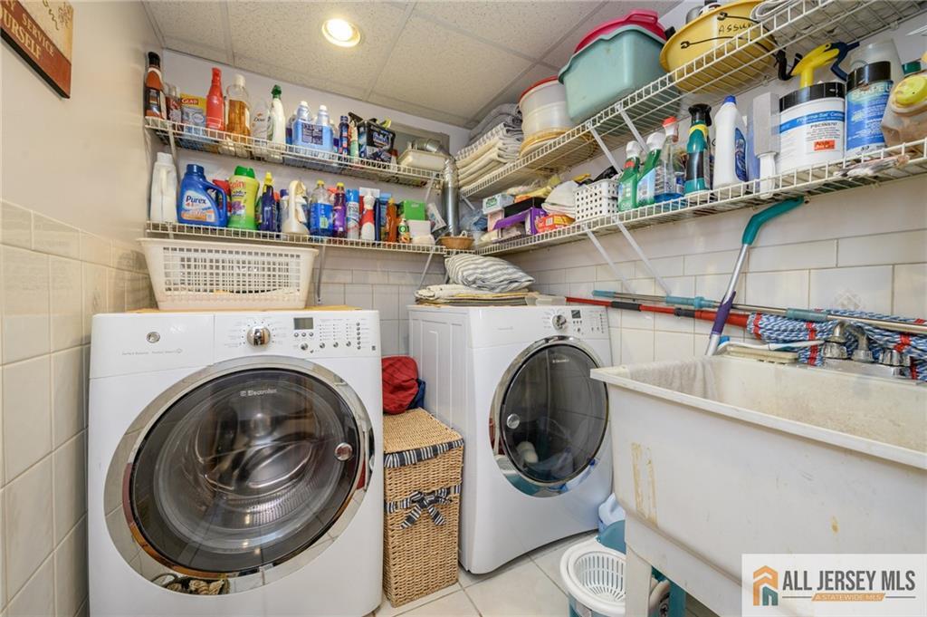 124 Inwood Avenue Colonia, NJ 07067 - Photo 32 of 36