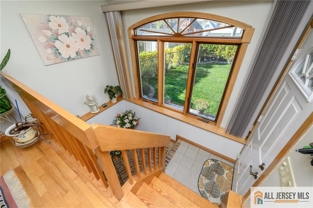 124 Inwood Avenue Colonia, NJ 07067 - Photo 6 of 36