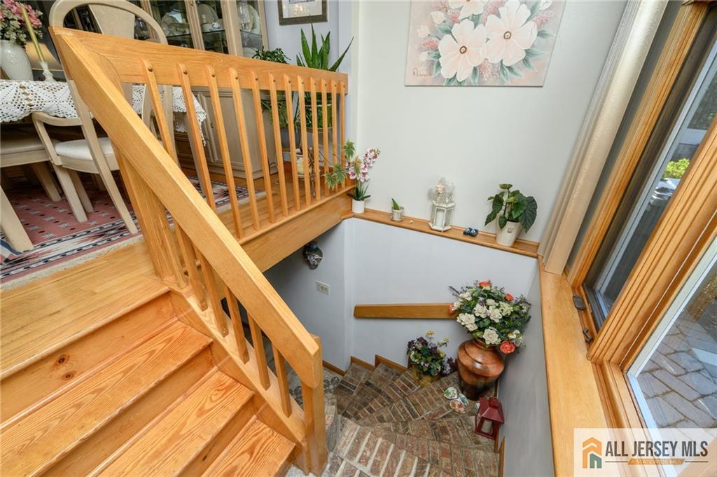 124 Inwood Avenue Colonia, NJ 07067 - Photo 7 of 36