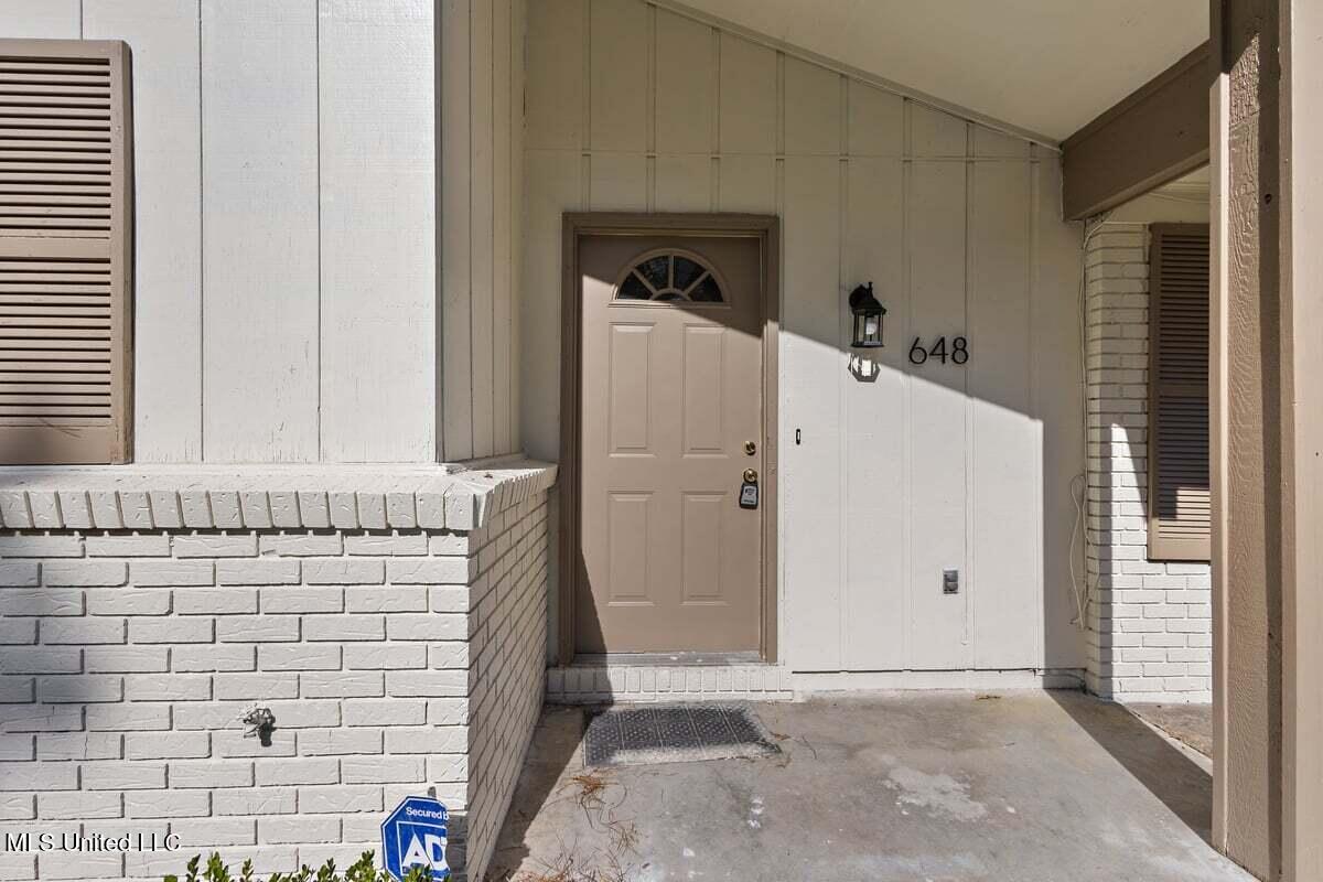 648 Briarcliff Circle Jackson, MS 39212 - Photo 4 of 23 HTP_3238