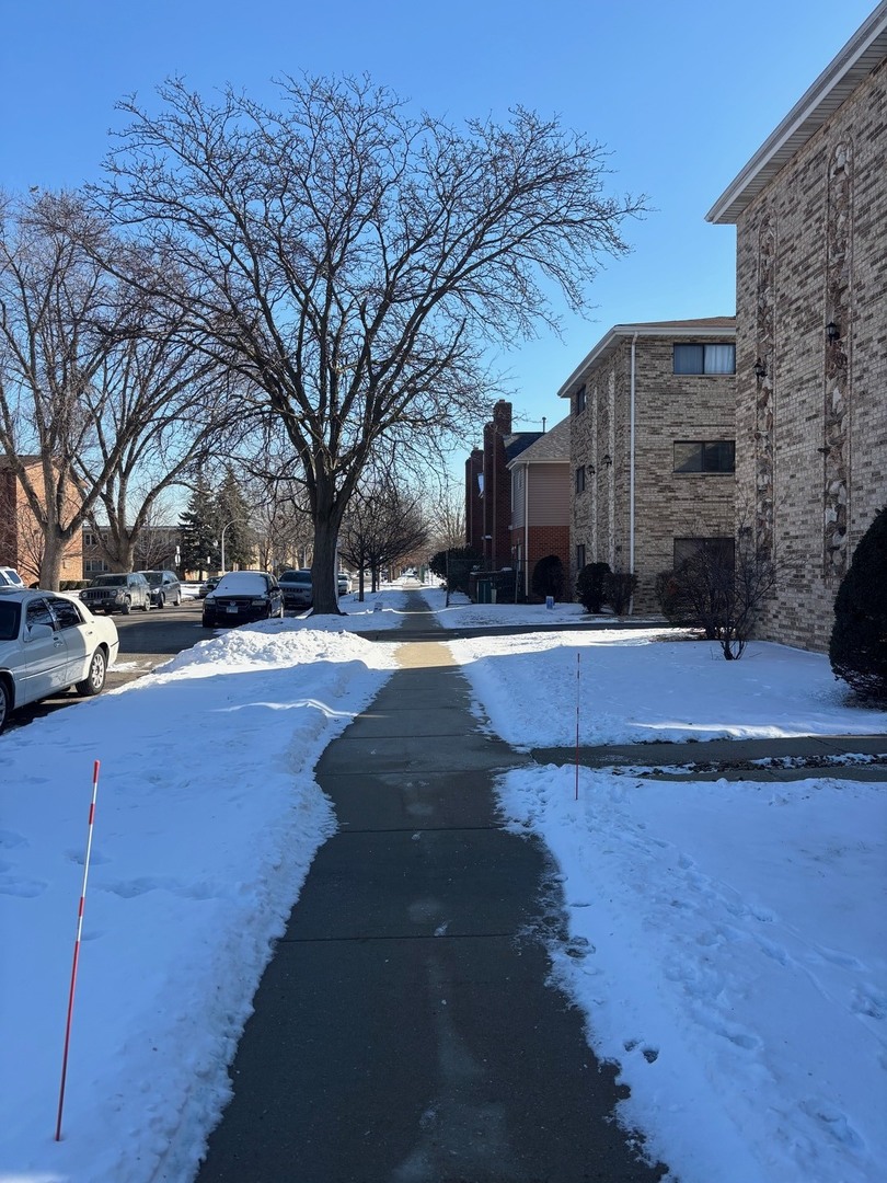 6323 West 64th Place, Unit 1D Chicago, IL 60638 - Photo 15 of 16 a view of city with tall building
