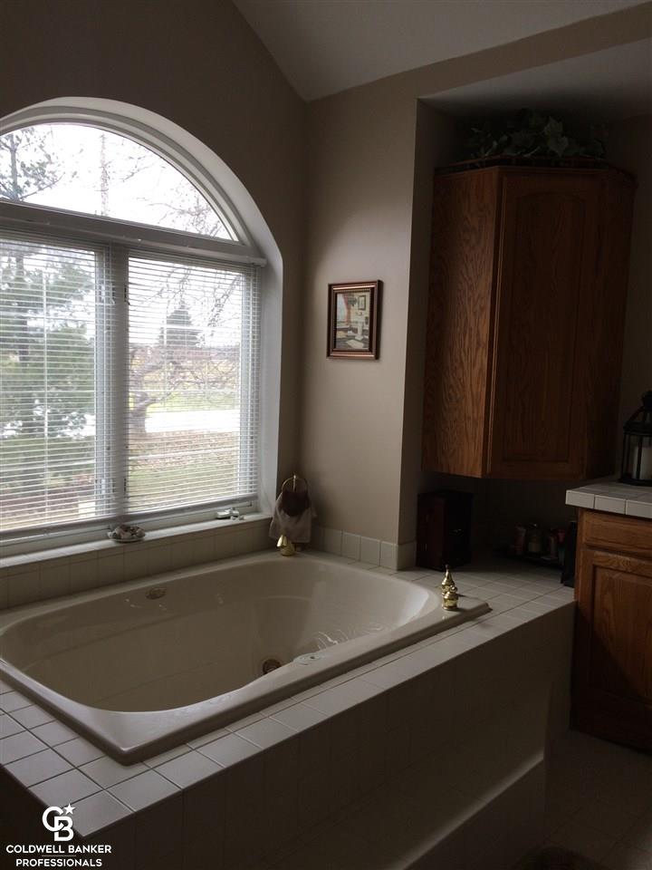 10900 Metcalf Road Yale, MI 48097 - Photo 22 of 69 This is another view of the master bathroom.