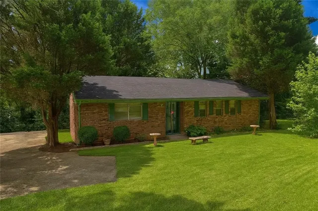 a view of outdoor space yard and patio