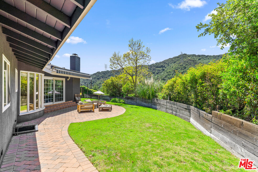 3940 Mandeville Canyon Road Los Angeles, CA 90049 - Photo 42 of 54