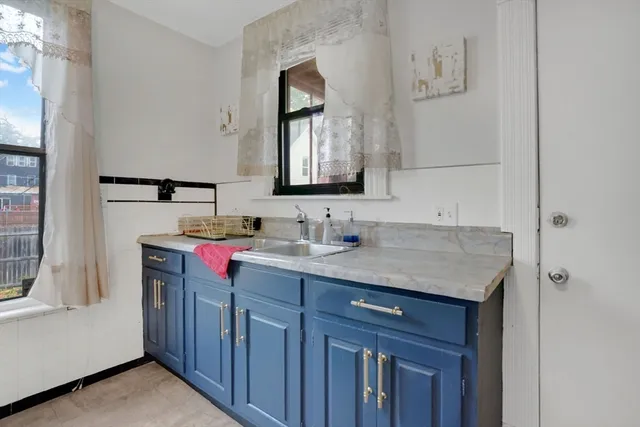 $299,000 | 55 Florida Street, Springfield, MA 01109