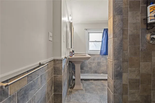 $379,900 | 608 Black Plain Road, North Smithfield, RI 02896