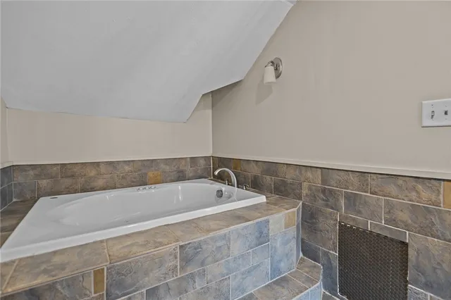 $379,900 | 608 Black Plain Road, North Smithfield, RI 02896