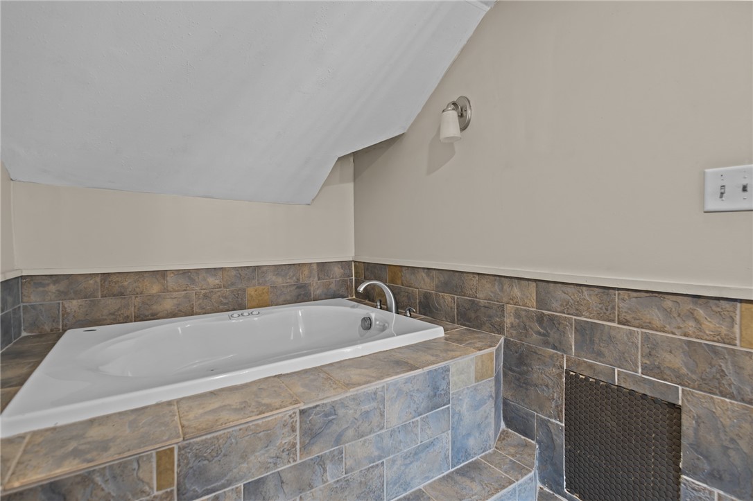 608 Black Plain Road North Smithfield, RI 02896 - Photo 15 of 22