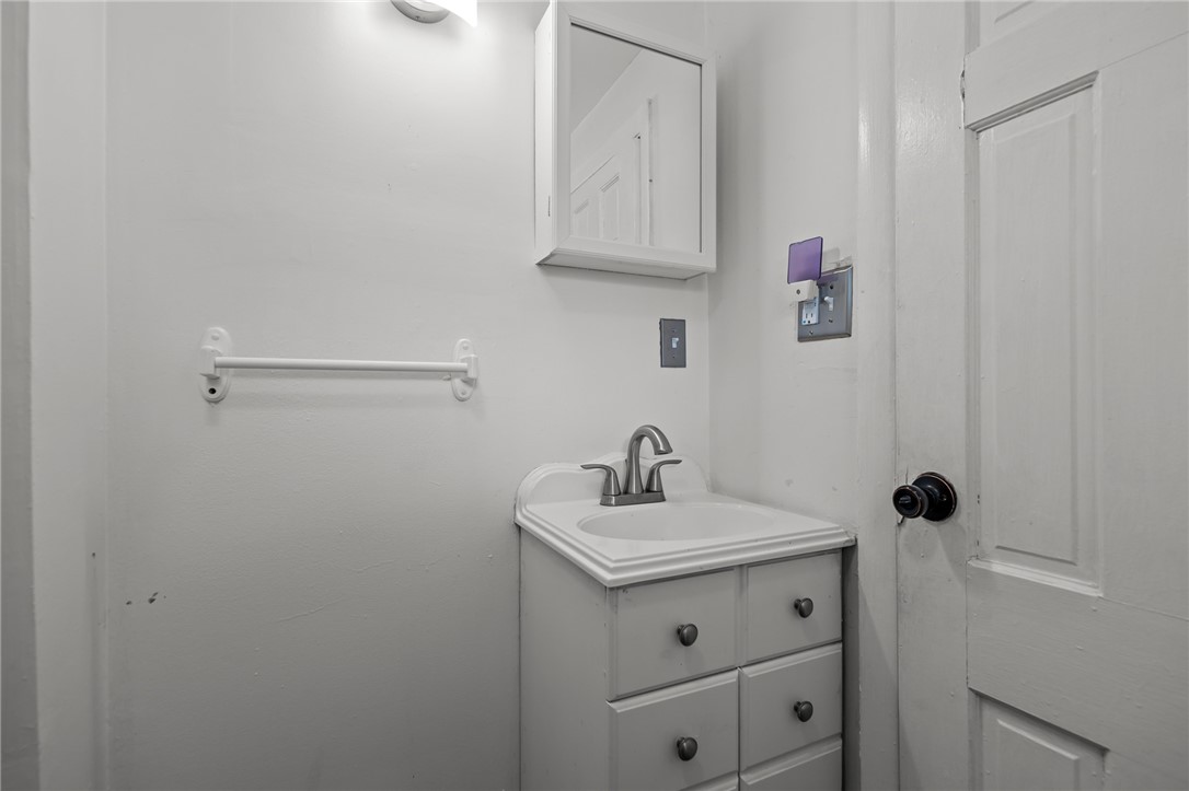 608 Black Plain Road North Smithfield, RI 02896 - Photo 17 of 22