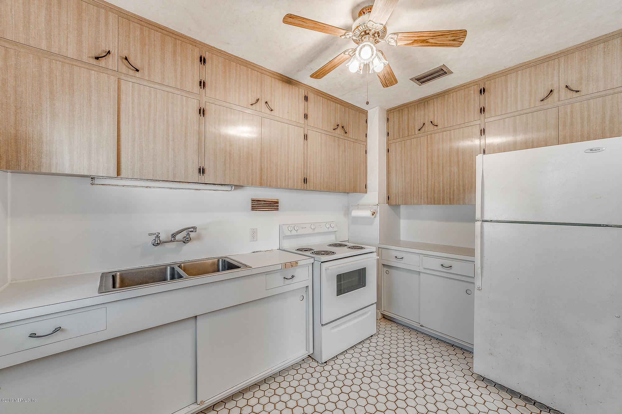 2166 Traymore Road Jacksonville, FL 32207 - Photo 15 of 30 2166 Traymore Rd-3140