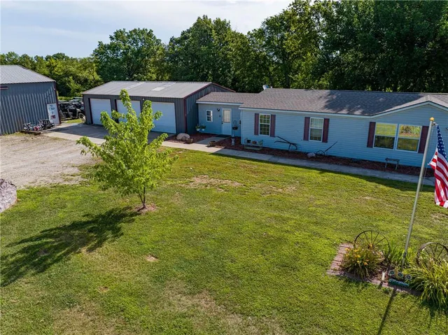 $415,000 | 11855 Northwest Hwy Ab, Urich, MO 64788