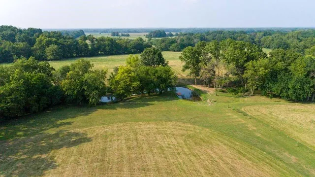 $415,000 | 11855 Northwest Hwy Ab, Urich, MO 64788