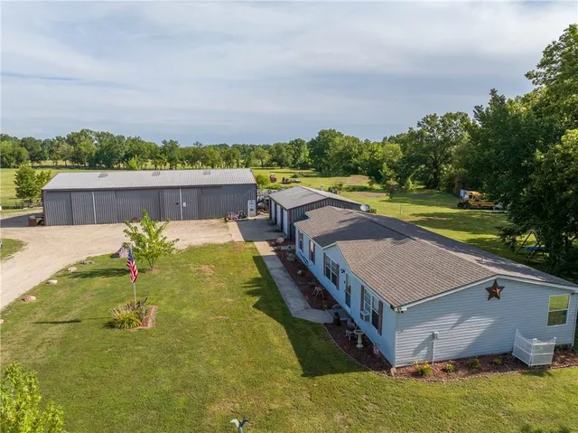 $415,000 | 11855 Northwest Hwy Ab, Urich, MO 64788