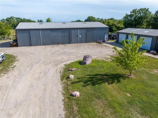 $415,000 | 11855 Northwest Hwy Ab, Urich, MO 64788