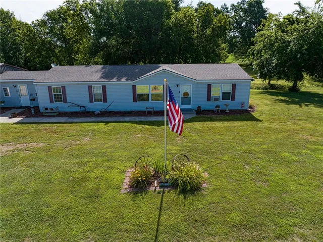 $415,000 | 11855 Northwest Hwy Ab, Urich, MO 64788