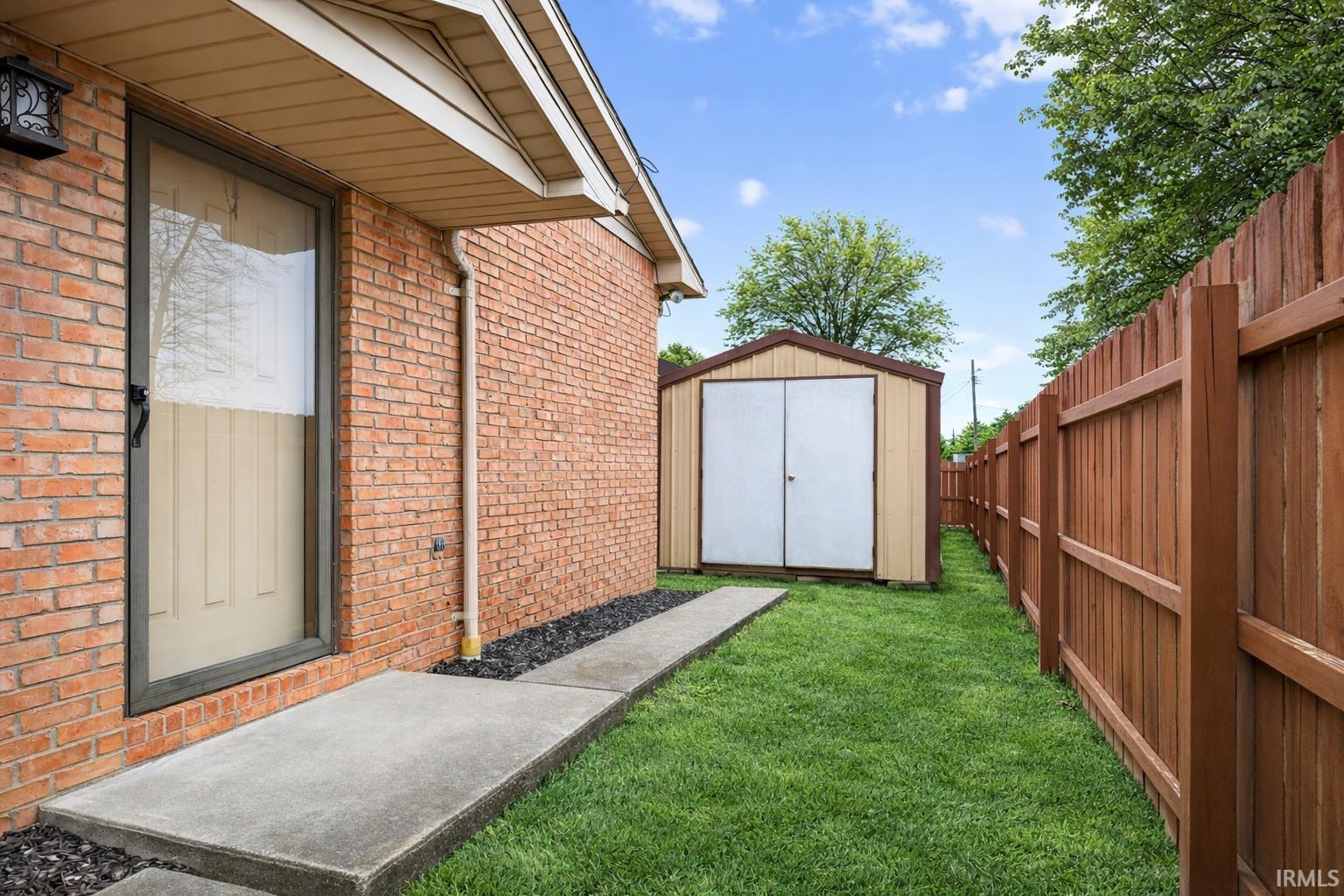 403 North Line Street Loogootee, IN 47553 - Photo 5 of 35