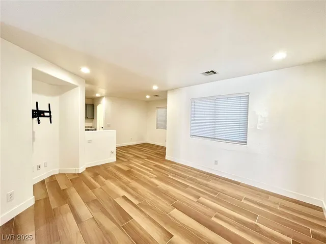 $1,850 | 9291 Hollander Avenue, Las Vegas, NV 89148