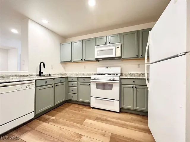 $1,850 | 9291 Hollander Avenue, Las Vegas, NV 89148