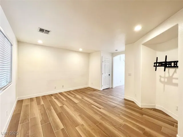 $1,850 | 9291 Hollander Avenue, Las Vegas, NV 89148