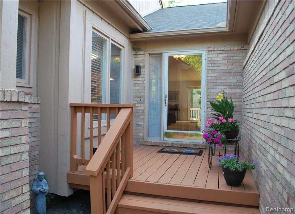 21630 River Ridge, Unit 202 Farmington, MI 48335 - Photo 2 of 35
