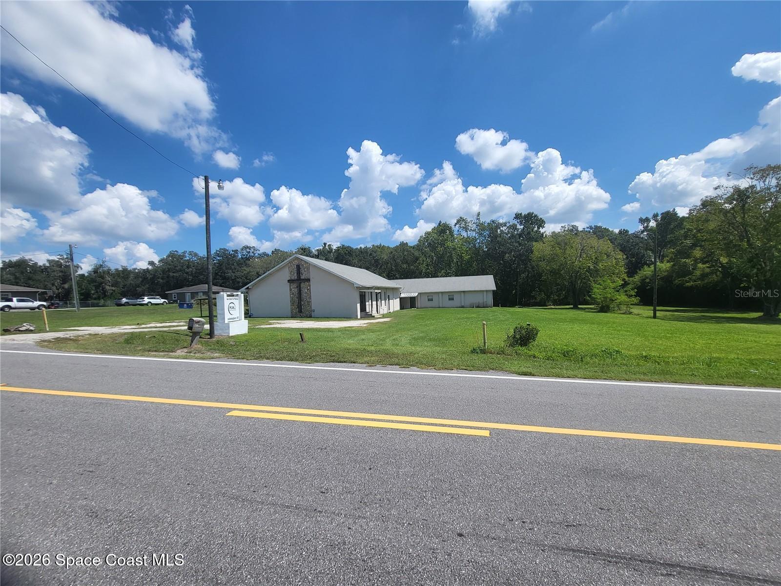 4626 Pipkin Road South Lakeland, FL 33811 - Photo 2 of 17 a view of a house with a big yard