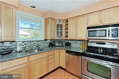 5206 Gilpin Drive Springfield, VA 22151 - Photo 11 of 26 Kitchen