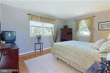 5206 Gilpin Drive Springfield, VA 22151 - Photo 12 of 26 Bath (Master)