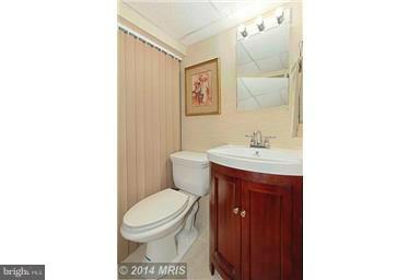 5206 Gilpin Drive Springfield, VA 22151 - Photo 18 of 26 Bath