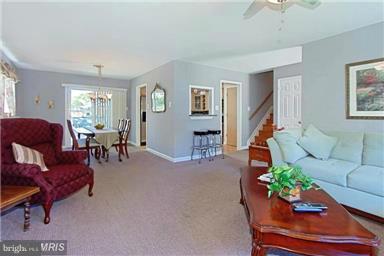 5206 Gilpin Drive Springfield, VA 22151 - Photo 5 of 26 Living Room