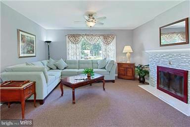 5206 Gilpin Drive Springfield, VA 22151 - Photo 6 of 26 Living Room