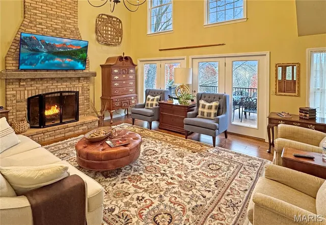 $995,000 | 14 Oak Hills Drive, Washington, MO 63090