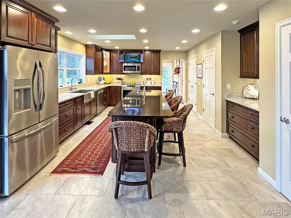 $995,000 | 14 Oak Hills Drive, Washington, MO 63090